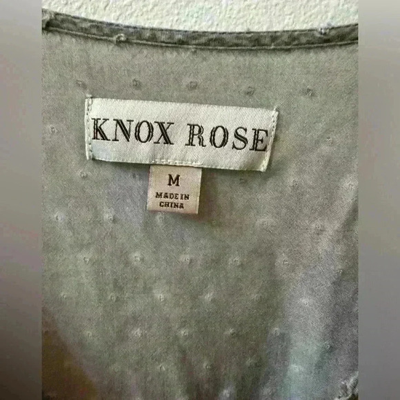 Knox Rose Top Womens Medium Gray
Swiss Dot Floral Embroidered Boho Blouse Shirt - Picture 5 of 9